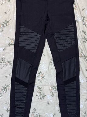 ALO Yoga Black Moto-Panel Leggings